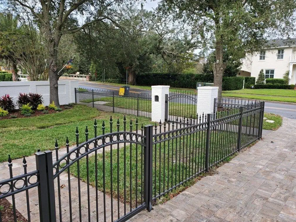Aluminum Victorian-style Fence and Gate