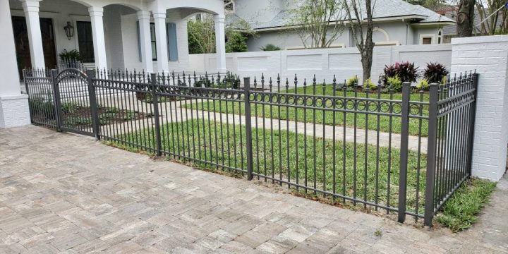 Black aluminum Victoria rod fence